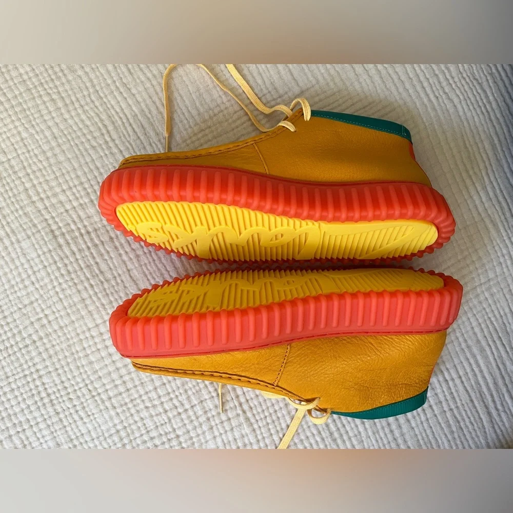 Clarks x Pokémon Torhill Explore Chukka Boot Orange Charmander US Size 8 - Picture 4 of 10